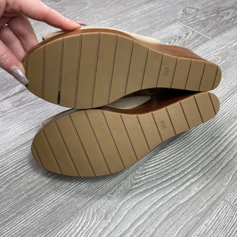 KENNETH COLE Octavia Suede Leather Platform Wedge Women’s size 9.5 Tan